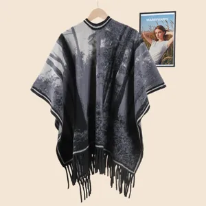 Châle en tricot pour femme avec imprimé paysage de forêt et détails de franges noires