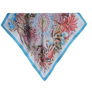 Carré de soie aux motifs floraux tropicaux avec bordures bleues pour femme