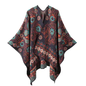 Chal bohemio grueso azul marino con patrón de jacquard paisley naranja y turquesa