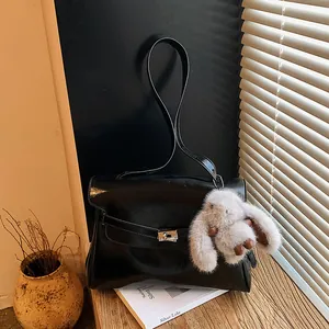 Women Retro PU Leather Shoulder Bag Large Capacity Commuting Underarm Bag With Plush Rabbit Pendant Fashion Flap Tote Handbag