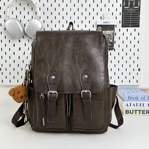 Vintage PU Leder Rucksack Für Damen Große Kapazität College Stil Reisetasche Mit Teddybär Anhänger Multi Tasche Mode