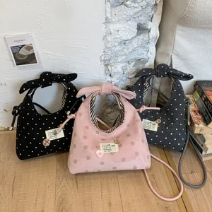 Mini handtassen met stippen, strikhandvatten en kattenpatch in zwart, roze en grijs