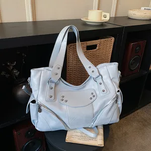 Sac Fourre-tout en Cuir PU Grande Capacité Femme Style Motard Rivet Décor Sac à Épaule Sac à Main Voyage Déplacement