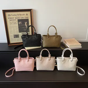 Borse a secchiello intrecciate vintage in nero, oliva, beige e rosa con nodi