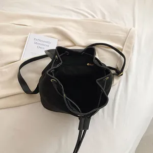 Zaino a secchiello minimalista in velluto nero con coulisse e grande capacità per ufficio