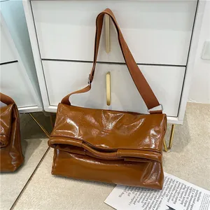 Damen Tote Bag Große Kapazität Glänzendes PU-Leder Vintage Schultertasche Umhängetasche Für Pendeln Alltag Lässige Handtasche