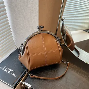 Borsa a Tracolla a Conchiglia in Pelle PU Vintage Con Chiusura a Bacio E Tracolla a Catena Per Donna Moda Quotidiana