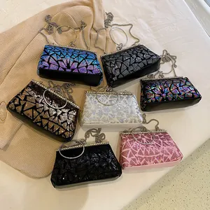 Funkelnde Pailletten-Abendtaschen mit Metallgriff und Kette in 7 verschiedenen Farben