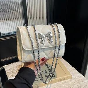 Sac Bandoulière en Cuir PU Matelassé pour Femmes Mode Nœud Chaîne Sac à Épaule Petit Sac Carré pour Fête Quotidienne