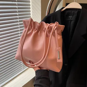 Women's French Niche Pleated Shoulder Bag Soft PU Leather Slouchy Cloud Bucket Bag With Metal Tag Minimalist Daily Tote