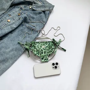 Mini sac à chaîne léopard vert en forme de lingerie créative avec papillon en métal