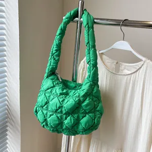 Sac à Épaule en Nylon Matelassé Coréen pour Femmes Grande Capacité Sac Sous le Bras Nuage Décontracté Léger Sac Hobo