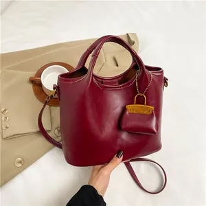 Borsa Tote da Donna Retrò in Pelle PU Con Mini Ciondolo per Borsa Secchiello a Tracolla Vintage Tinta Unita per Ufficio Pendolare