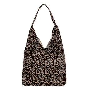 Fashionable leopard print canvas tote bag with large capacity and shoulder strap