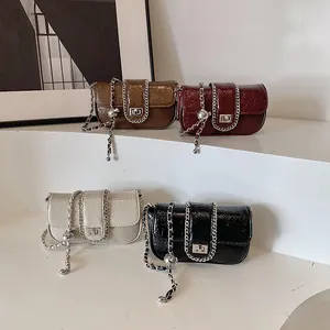 Mini borse a tracolla retrò in quattro colori con trama stropicciata e catena a sfera