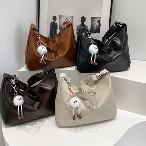 Sacs bandoulière hiver grande capacité en quatre couleurs avec porte-clés peluche