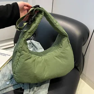 Sac à Épaule Matelassé Puffy pour Femmes en Nylon Grande Capacité Sac Hobo Couleur Unie Minimaliste Décontracté