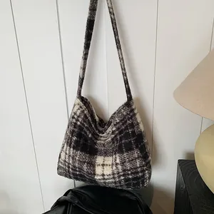 Winter large capacity black and white plaid tweed tote bag with plush shoulder strap