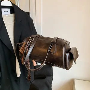 Sac Bandoulière Rétro en Cuir PU pour Femmes Forme Baril Avec Poches Latérales Sac Porté Épaule Tendance