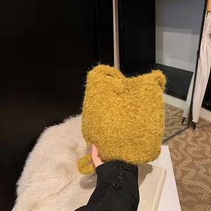 Petit Sac Seau en Peluche Vintage Mignon pour Femmes Design Oreilles de Chat Sac Bandoulière en Fausse Fourrure Hiver