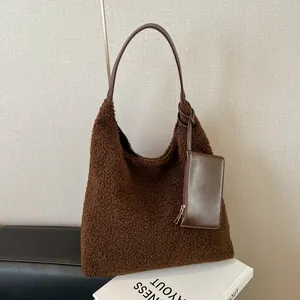 Borsa Tote in Peluche Invernale da Donna Grande Capacità Borsa a Spalla Hobo Con Pochette Coordinata in Lana di Agnello Sintetica Casual