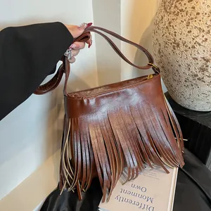 Sac Bandoulière Bohème Vintage Glands pour Femmes Cuir PU Mat Sac À Épaule Avec Longues Franges Bandoulière Réglable Sac Seau Quotidien Décontracté Sacoche