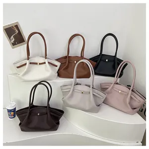 Große Leder-Shopper in sechs Farben mit modischem Metallschnallen-Detail für Damen