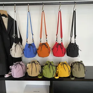 Mode-Eimerbeutel aus Nylon mit Kordelzug in 10 Farben für den Sommer-Schulter-Alltag
