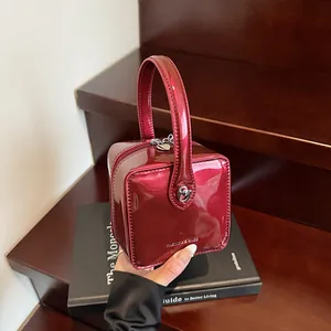 Fashion Patent Leather Box Crossbody Bag For Women Small Square Handbag With Heart Zipper Mini Shoulder Bag Solid Color Pouch