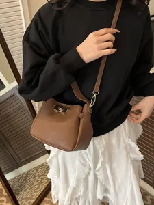 Women Litchi Texture Bucket Bag Minimalist PU Leather Crossbody Bag Gold Twist Lock Handle Handbag Korean Style Daily Purse