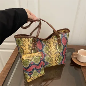 Sac Fourre-tout Imprimé Peau De Serpent Pour Femmes Avec Pochette Grande Capacité Sac À Main En Cuir PU Sac À Bandoulière Mode Urbaine