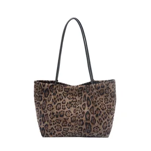 Grand sac cabas vintage pour femme en suédine à motif léopard avec deux anses noires