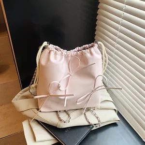 Modische Damen Eimertasche Aus PU Leder Mit Schleifendekoration Kordelzug Umhängetasche Metallischer Kettengurt Für Damen