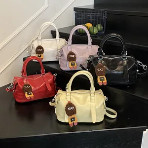 Elegant crocodile-pattern Boston bags in five colors with cute brown plush charms