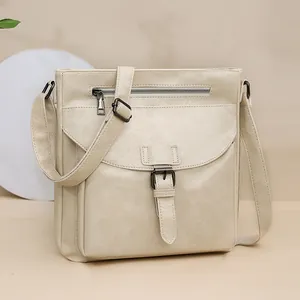 Borsa a Tracolla Vintage in Pelle PU Grande Capacità Borsa a Spalla Con Fibbia della Cintura Retro Messenger Bag per Donna