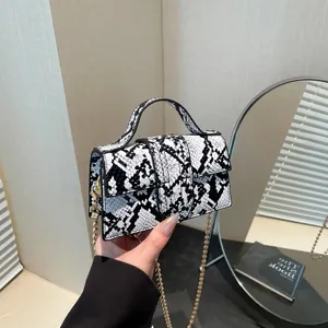 Borsa a tracolla retrò motivo serpente con catena in metallo e fibbia per donna