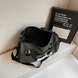 Grande borsa tote impermeabile verde oliva per viaggio e fitness con tracolla regolabile