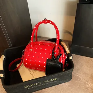 Borsa a Mano Donna Stampa a Cuore Lucida Pelle PU Verniciata Dolce Boston Borsa a Tracolla Con Porta Carte Moda Quotidiana