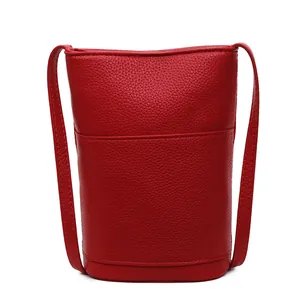 Borsa a secchiello rossa con trama litchi, elegante borsa a tracolla per cellulare estiva