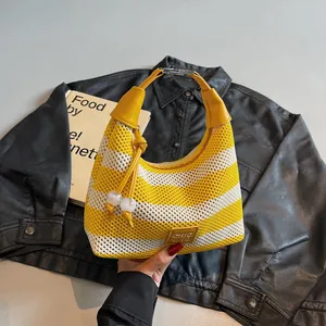 Sac Sous le Bras en Tricot à Rayures pour Femmes Sac Hobo au Crochet Avec Poignée en Similicuir et Décoration de Perles