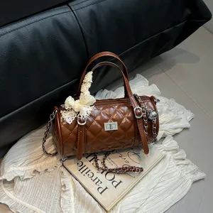 Sac à Main Cylindrique Matelassé de Mode Pour Femmes Doux Nœud en Dentelle Sac Bandoulière en Cuir PU Avec Chaîne en Métal