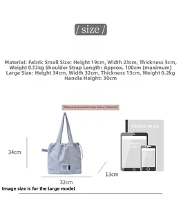 Size comparison chart for blue checkered tote bag showing A4 folder and iPad compatibility