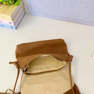 Sac à bandoulière vintage en daim marron avec grande capacité pour femmes, mode 2025