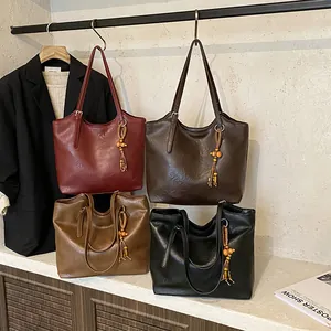 Minimalist large capacity tote bag in four vintage colors with retro tassel pendant