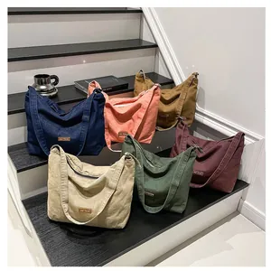 Borse hobo in denim vintage in sei colori con toppa in pelle e grande capacità
