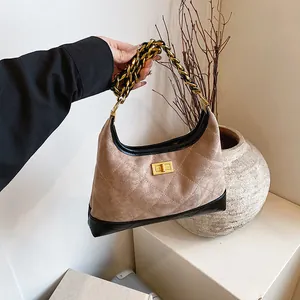 Sac Hobo Vintage en PU Aspect Daim Matelassé Pour Femme Sac à Bandoulière Tendance avec Chaîne en Métal Sac à Main Rétro