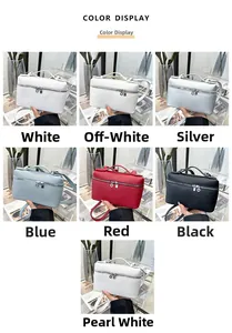 Présentation des sacs carrés en cuir grainé en blanc, argent, bleu, rouge et noir