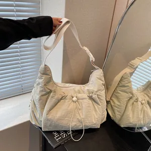 Damen Fashion Nylon Umhängetasche Niche Casual Plissee Schultertasche Große Kapazität Einfarbig Verstellbarer Gurt Alltagstasche