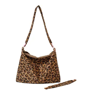 Borsa tote alla moda in pelle scamosciata leopardata con grande capacità e tracolla