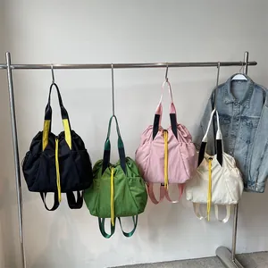 Minimalistische Kordelzug-Rucksäcke in vier Farben aus wasserabweisendem Nylon